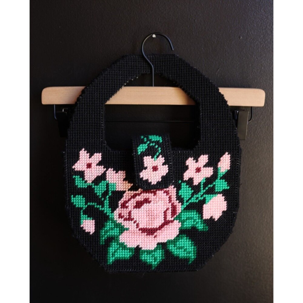 Vintage Handmade Plastic Canvas Floral Rose Shoulder Purse Retro Granny